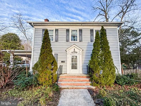 26 Hillside Rd, Mount Holly, NJ 08060