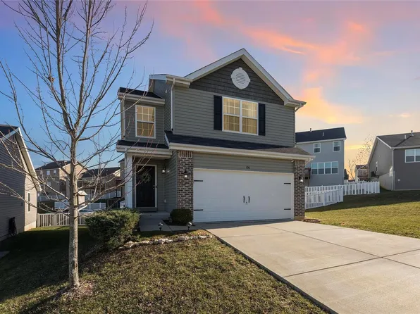 106 Village Glen Ct, Wentzville, MO 63385