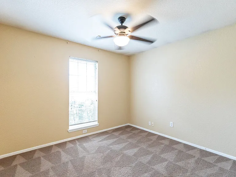 3834 Purdue Ln — Photo 9