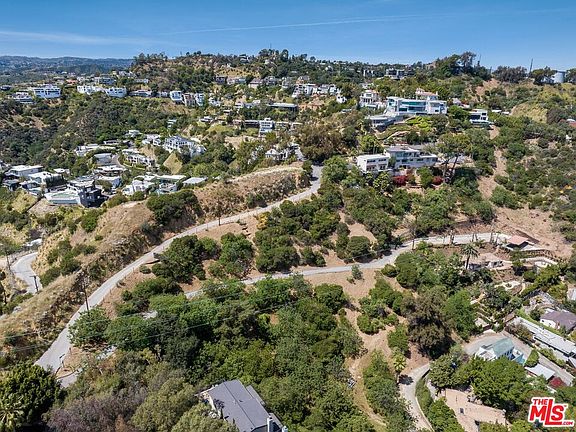 4th image of 1858 Blue Heights Dr
