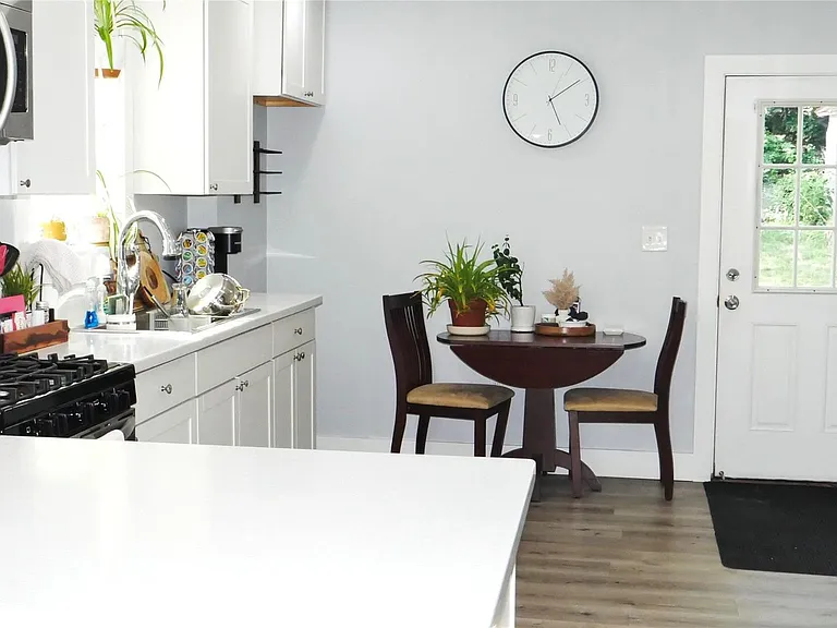 42 Taylor Ave — Photo 3