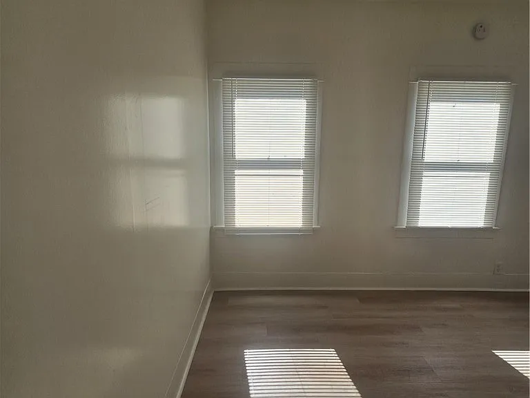 942 E 2nd St #7 — Photo 10