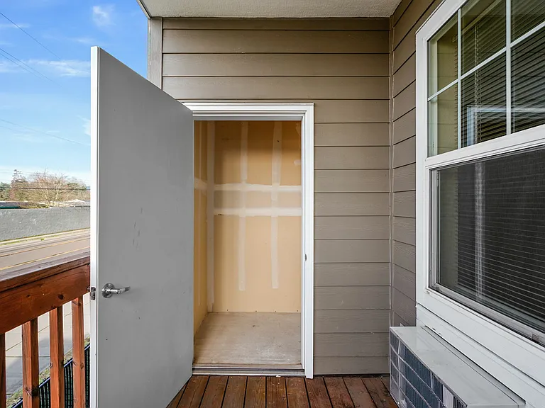 Springbrook Ridge Apartments — Photo 24