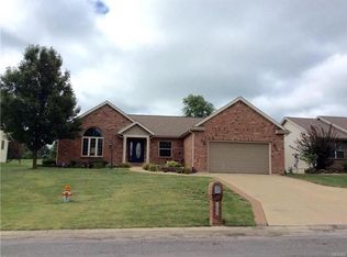 132 E Roosevelt Dr, Moro, IL