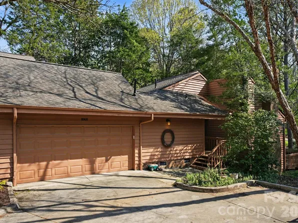 8968 Saint Croix Ln, Charlotte, NC 28277