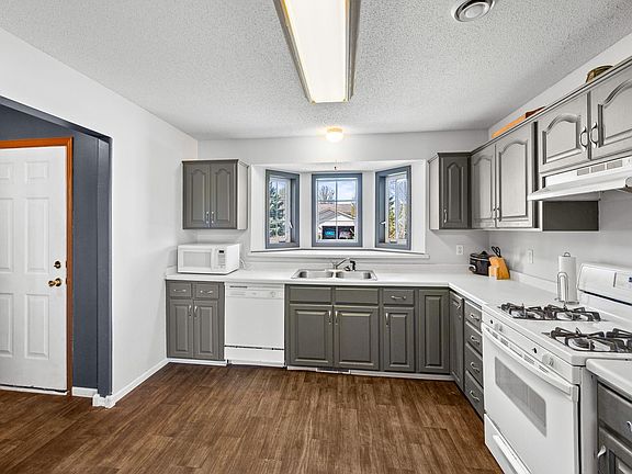 3rd image of 610 Nordic Ln