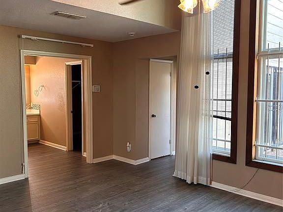 3rd image of 10818 Sandpiper Dr
