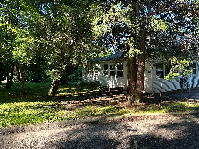 416 Old Montague Rd — Photo 7