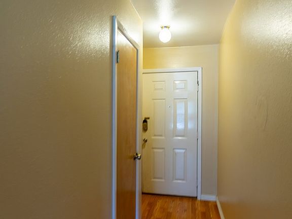 2nd image of 1117 Las Palmas Cir