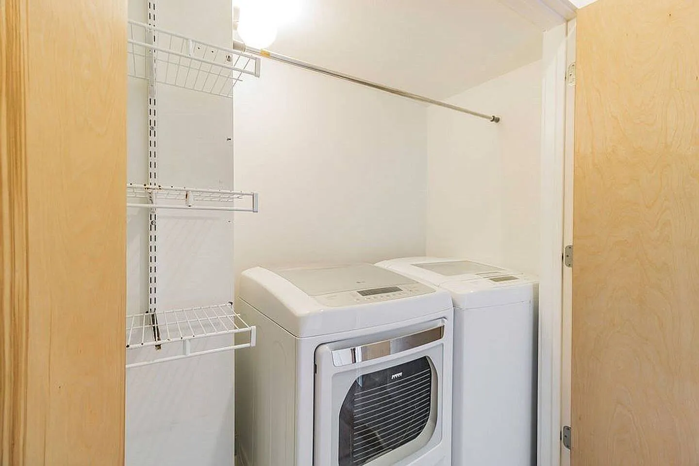 3 bed, 1898 sqft, $2,200 — Photo 4