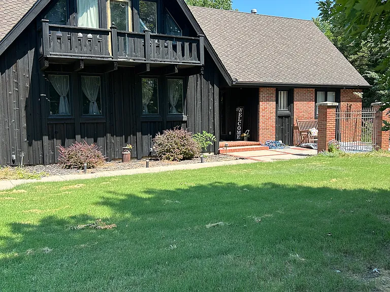 S Hillsdale Dr — Photo 1