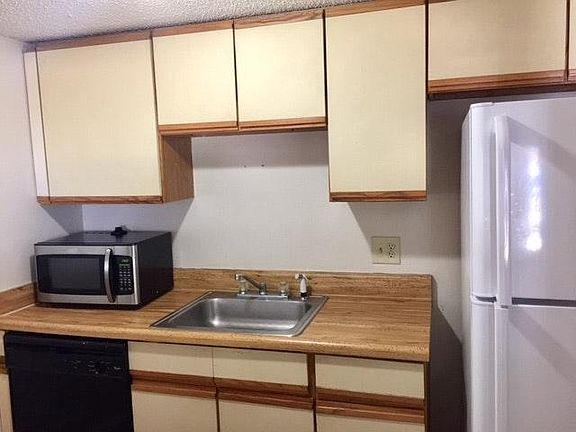 3rd image of 2363 Sandpiper St