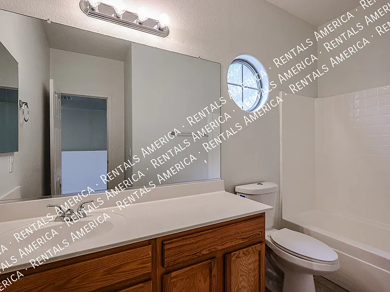 3481 E Vernon St — Photo 33