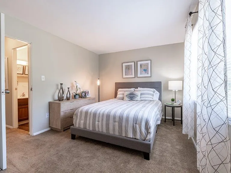 The Summit at Ridgewood Apartment and Townhomes — Photo 10