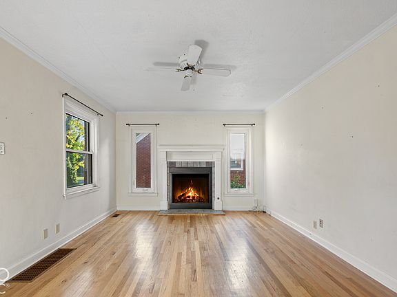 5th image of 9017 Hibben Ave