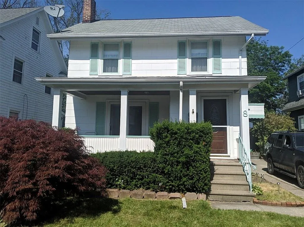 8 Howard Ave photo 1