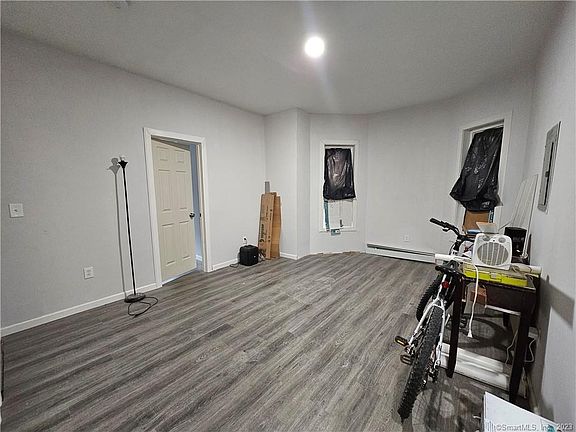 4th image of 59 East St
