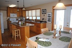 5th image of 710 Park Dr S