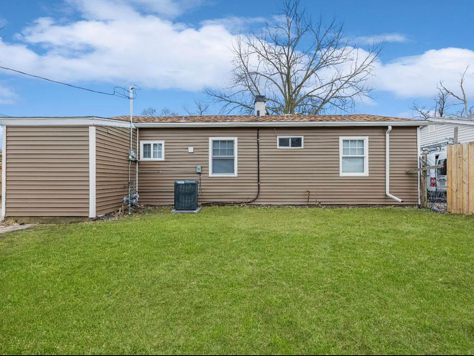 2nd image of 4100 W 19th Pl