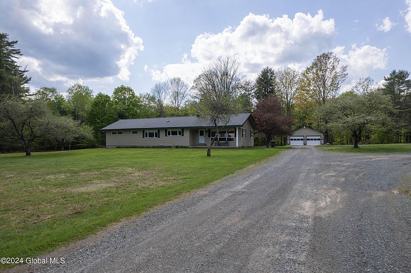 2nd image of 609 Maple Grove Road