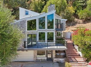 4631 Ensenada Dr, Woodland Hills, CA 91364