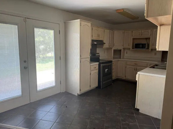 202 Camille St, Senatobia, MS 38668