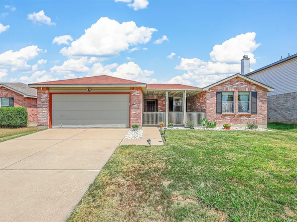 1420 Paint Brush Ct, Burleson, TX 76028