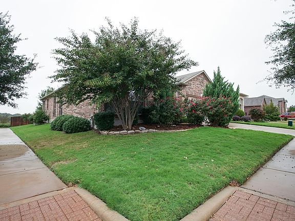 3rd image of 3416 Hornbeam St