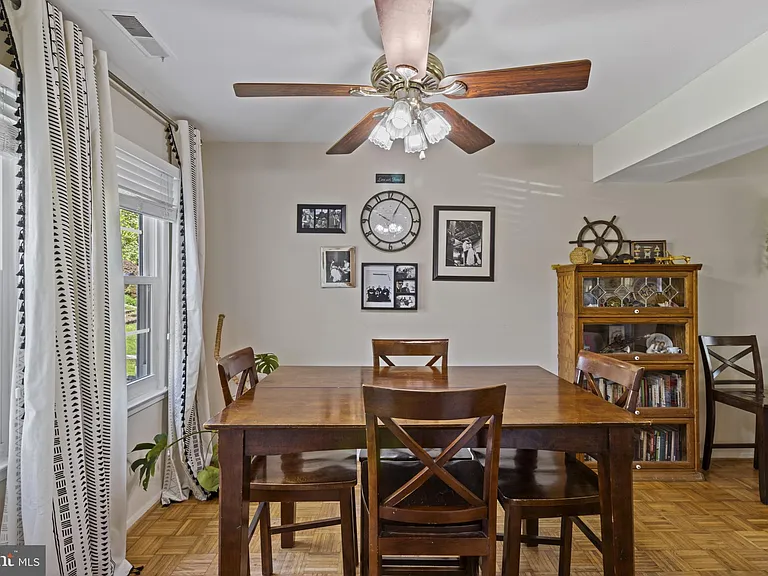 1435 Crofton Pkwy — Photo 8