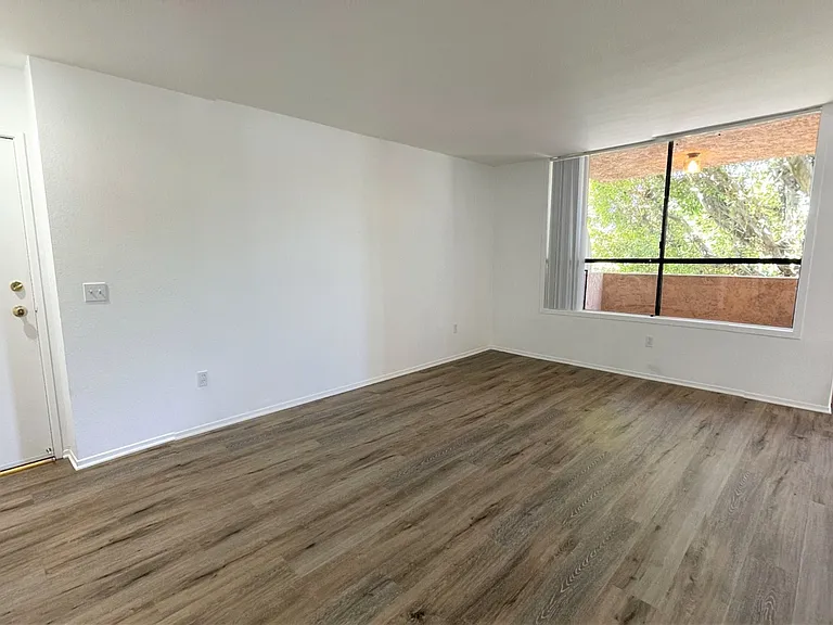 5300 Kester Avenue — Photo 11