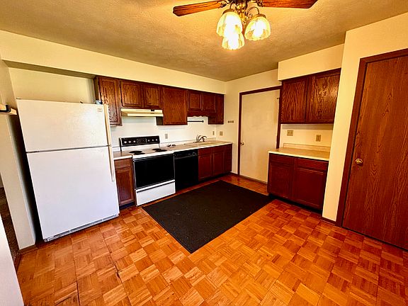 5th image of 1552 Brook Park Dr