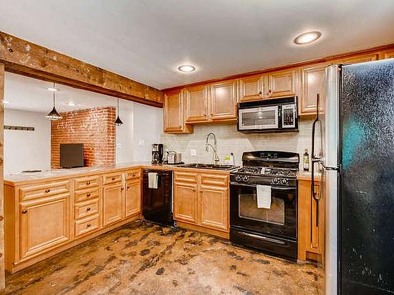 3rd image of 1218 Kalamath St #B