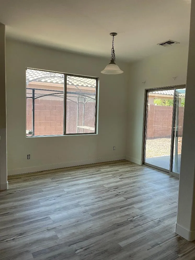 4 bed, 1700 sqft, $2,295 — Photo 4