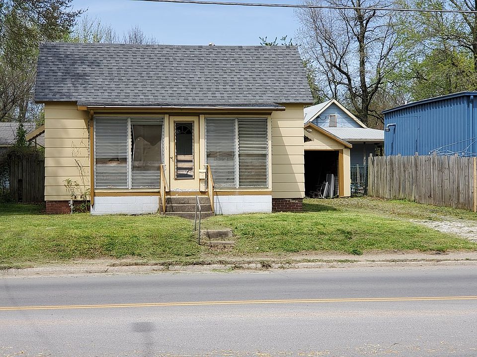 2nd image of 1213 E 4th St