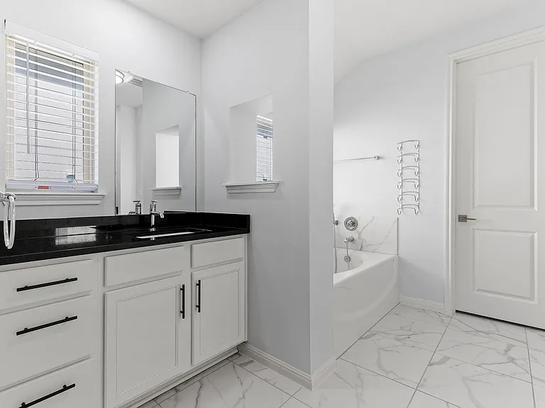 1801 Baleric Dr — Photo 29