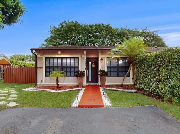 13417 SW 101st Ln, Miami, FL 33186