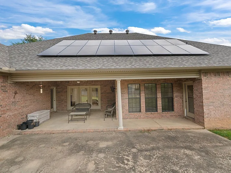 108 Bouriese Cir — Photo 3