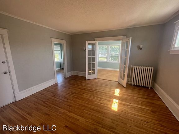 3rd image of 3954 Portland Ave APT 2