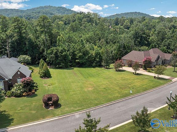 3rd image of 7 Bridle Ridge Rd