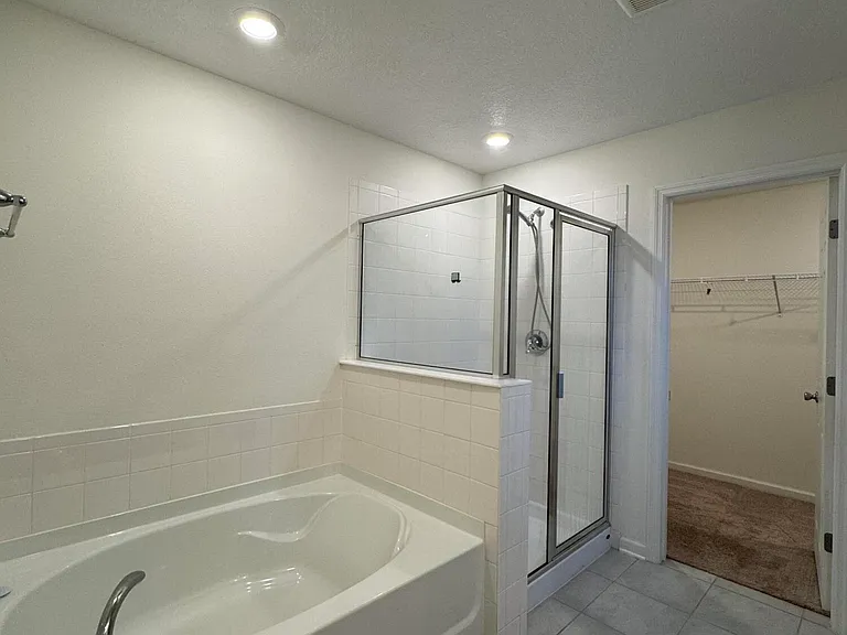 310 Rambling Brook Trl — Photo 20