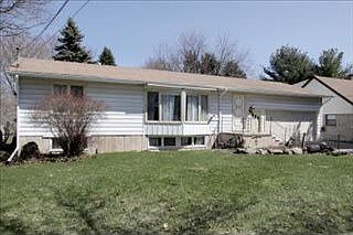 5th image of 718 Westbury Ln