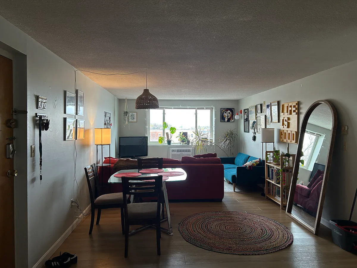 Building Photo - 94 Beacon St #42
