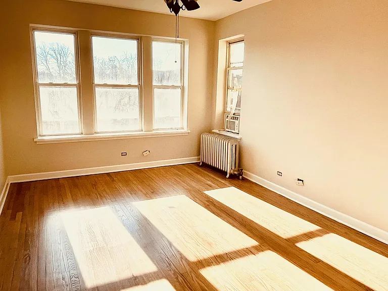 3238 W Berteau Ave #2E — Photo 13