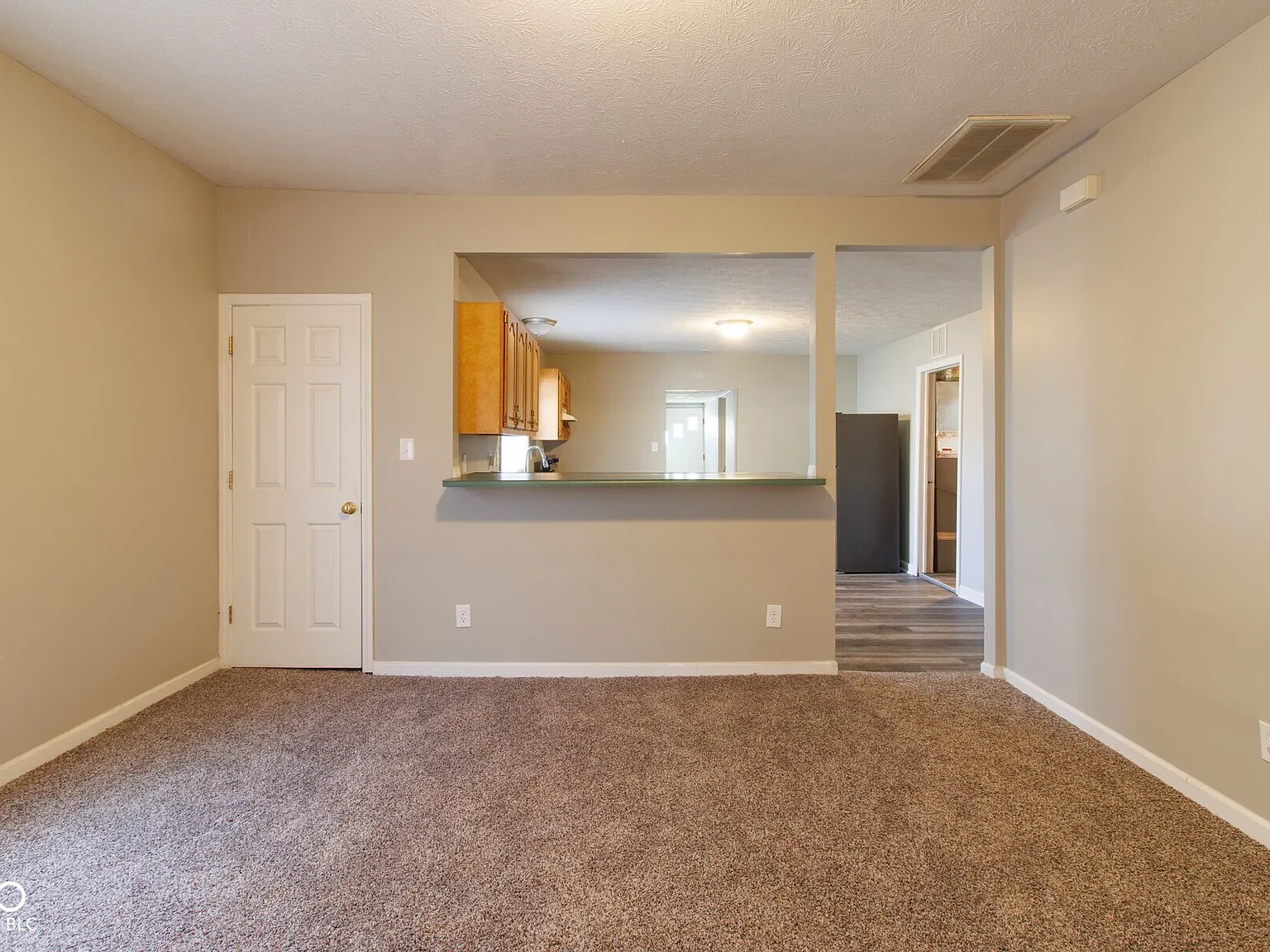 3 bed, 2.0 bath, 1140 sqft, $1,295 — Photo 2