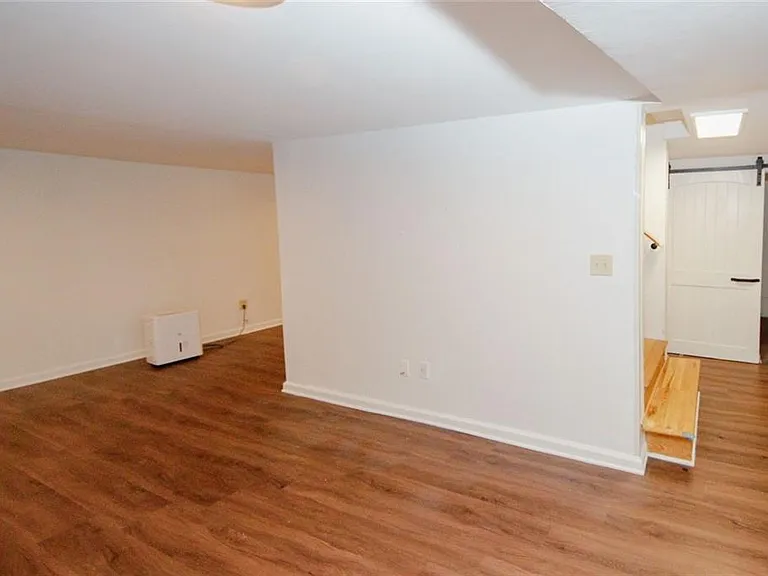 895 Durant Pl NE — Photo 24
