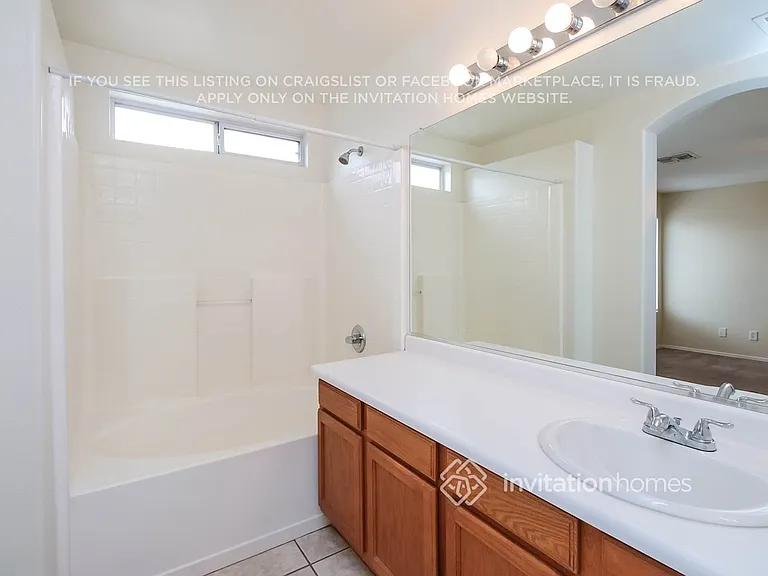 11013 W Augusta Ave — Photo 13