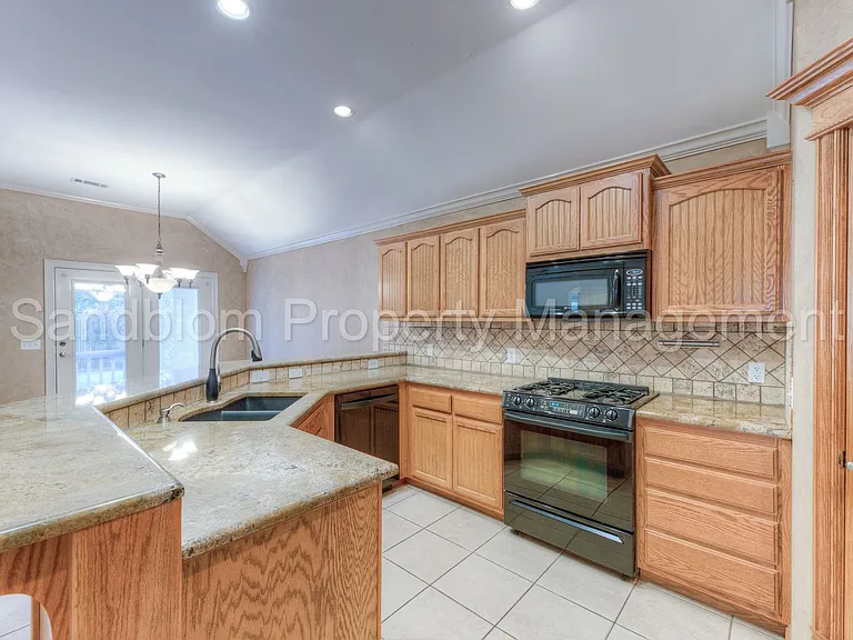 1521 N 20th St — Photo 10
