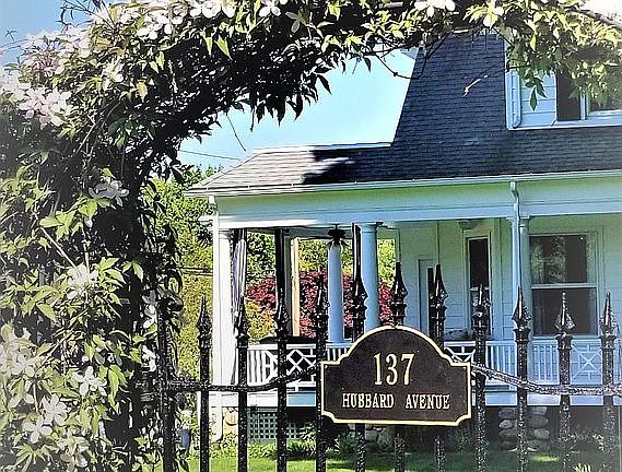 3rd image of 137 Hubbard Ave