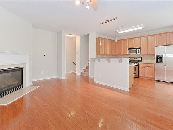 2nd image of 4697 Creekside Villas Way SE