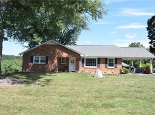 207 Shoals Rd, Pinnacle, NC 27043